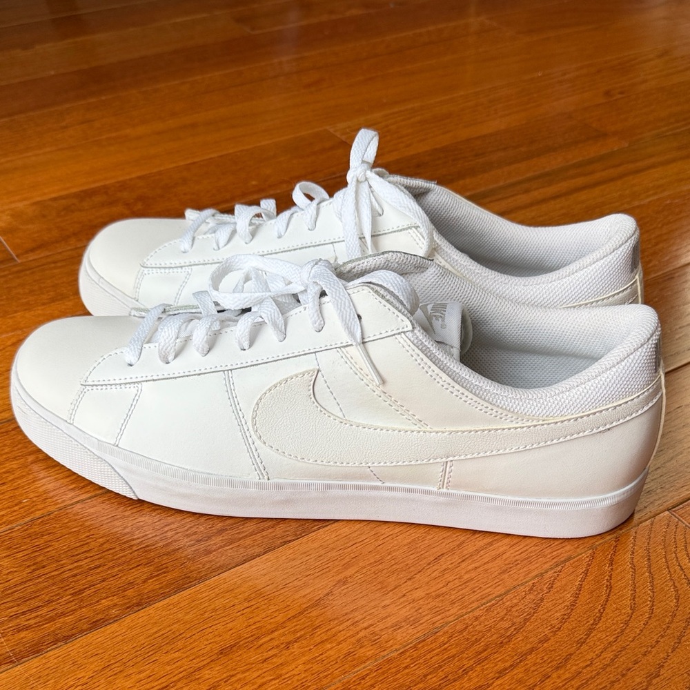 Men's Nike White Sneakers - Picture 3 of 8